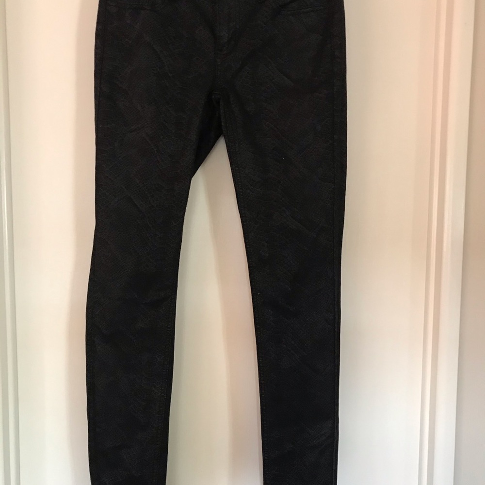 Snakeskin print, skinny, stretch jeans